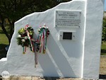 AHF's Co-President, Gyula Balogh, also attended the ceremony and laid a wreath in the name of American Hungarians who honor his memory. Mr. Balogh established our sister organization in Hungary, the Amerikai Magyar Klub, under its "Amerikaiak a Magyarokért Közhasznú Alapítvány," (AMKA) and has led the effort to help families affected by devastating flooding and toxic sludge contamination. Mr. Balogh also attended the Kovats fundraising dinner and made a donation to Karcag students on behalf of AMKA.