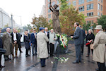 AHF's October 25 commemoration started with wreath laying at the Victims of Communism Memorial near the US Capitol. Dr. Lee Edwards addressed the audience on this cold, rainy day reminiscent of those days in Budapest 51 years ago.