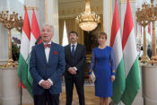 Sylvester E. Vizi, Széchenyi-award winning neuroscientist and Chairman of the Board of Trustees of the Friends of Hungary Foundation, followed President Áder in addressing the audience assembled in the Sándor Palace’s Hall of Mirrors.